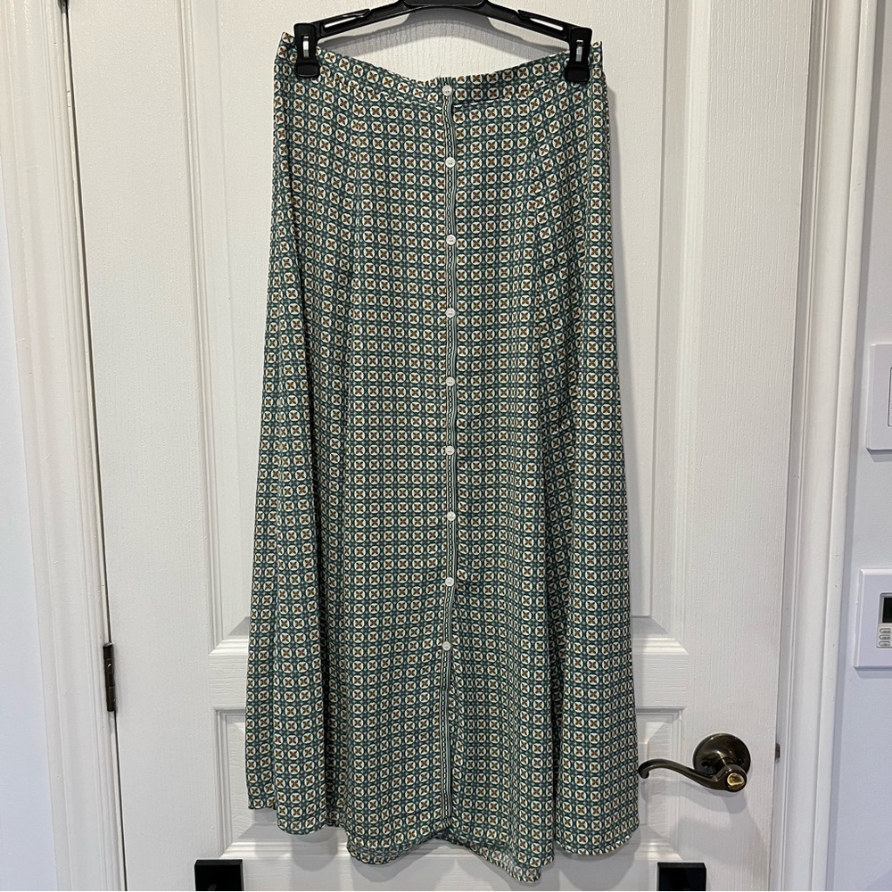 Max Studio green maxi skirt